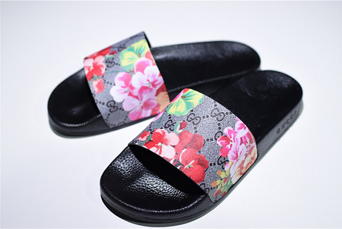 G*u*i leather slide sandal with flower  0400088498707