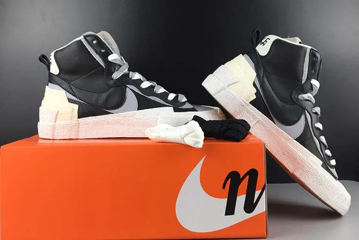 NIKE BLAZER HIGH SACAI WHITE-GREY - BV0072-002