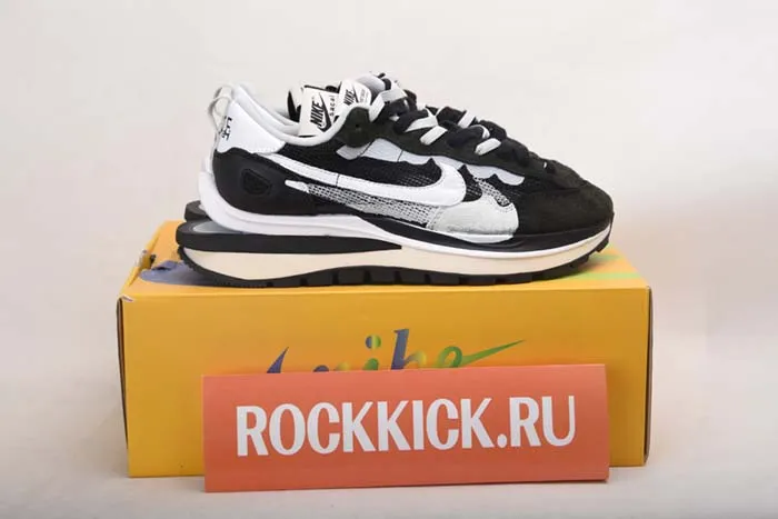 NIKE LDWAFFLE/SACAI CV1363 100