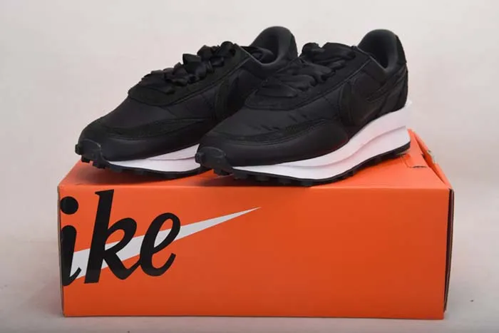 NIKE LDWAFFLE/SACAI BLACK MULTI-BV0073-002