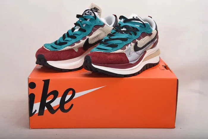 NIKE LDWAFFLE/SACAI CI9928 301