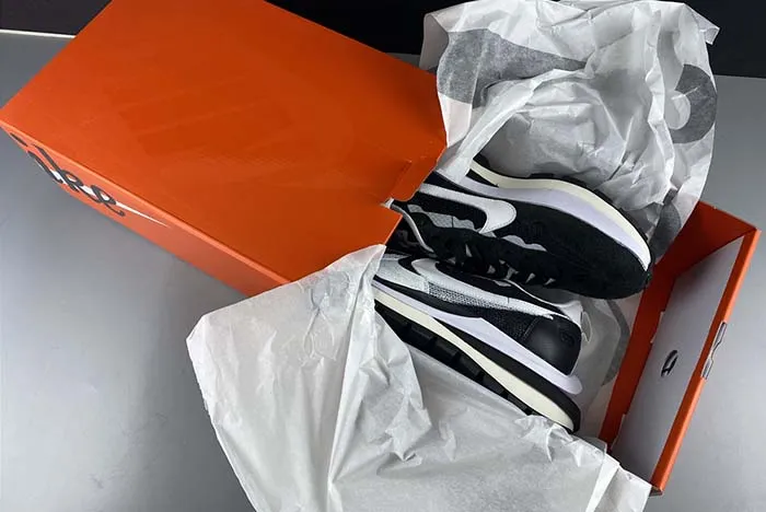 Sacai x Nike Pegasua Vaporfly Black White CI9928-001