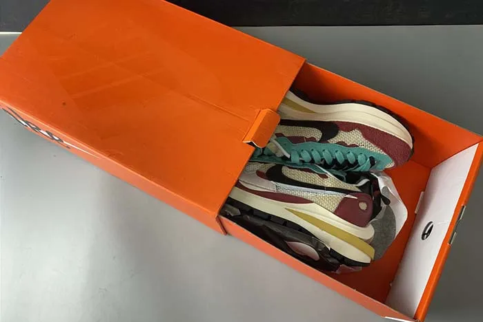 Sacai x Nike Pegasus VaporFly SP CI9928 301