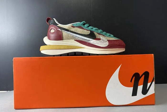 Sacai x Nike Pegasus VaporFly SP CI9928 301
