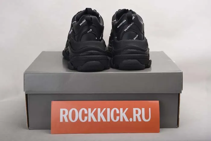 Ba*len*cia*ga triple s black sneaker 524039-w06e2-2020