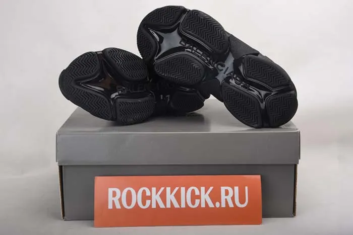 Ba*len*cia*ga triple s black sneaker 524039-w06e2-2020