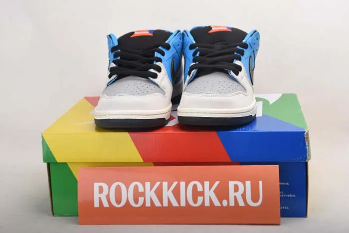 Instant Skateboard x Nike SB Dunk Low CZ5128-400
