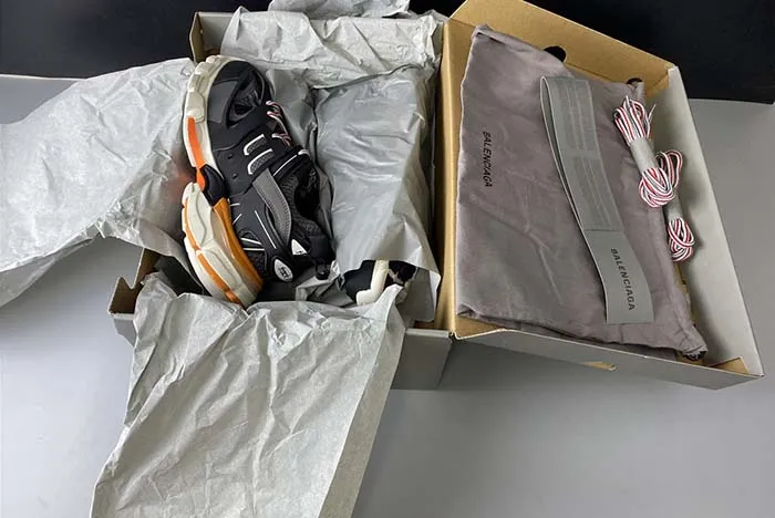 Ba*len*cia*ga track 3.0 542436-w1gb7-2019