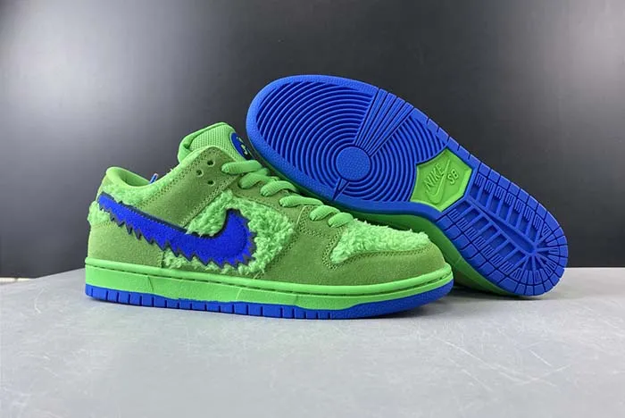 Dead x Nike SB Dunk Low“ Green Bear” CJ5378-300