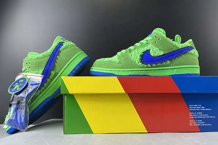 Dead x Nike SB Dunk Low“ Green Bear” CJ5378-300