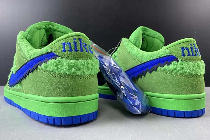 Dead x Nike SB Dunk Low“ Green Bear” CJ5378-300