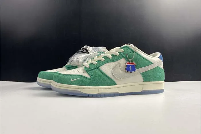 Kasina x Nike Dunk Low Road Sign Neptune Green CZ6501-101