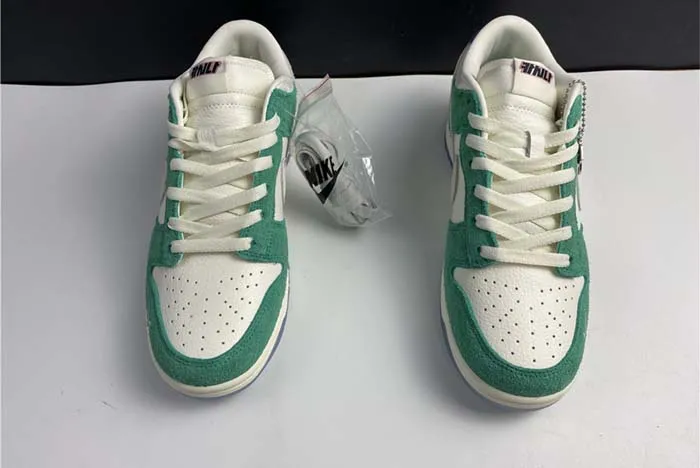Kasina x Nike Dunk Low Road Sign Neptune Green CZ6501-101