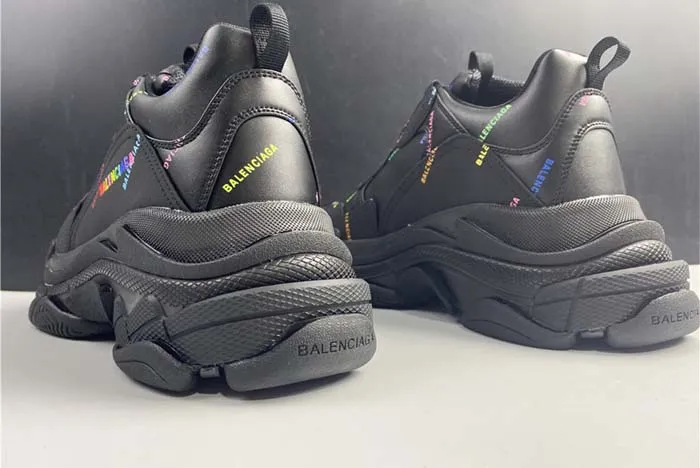 Ba*len*cia*ga triple s black trainer