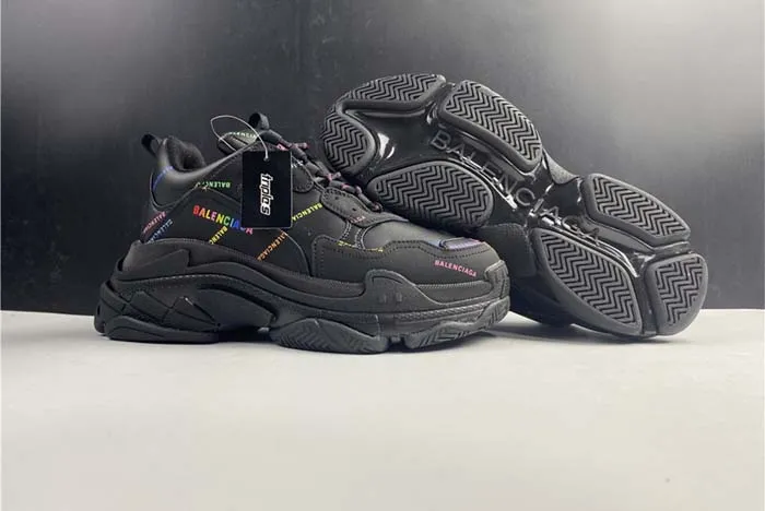 Ba*len*cia*ga triple s black trainer