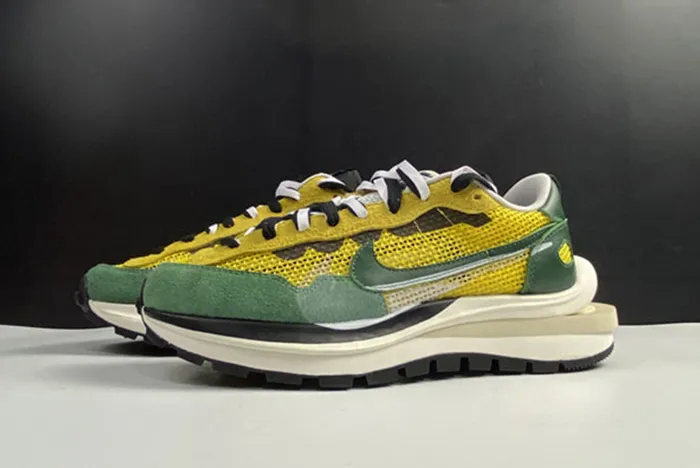 SACAI X NIKE VAPORWAFFLE TOUR YELLOW CV1363-700