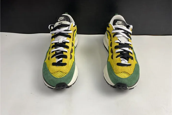 SACAI X NIKE VAPORWAFFLE TOUR YELLOW CV1363-700