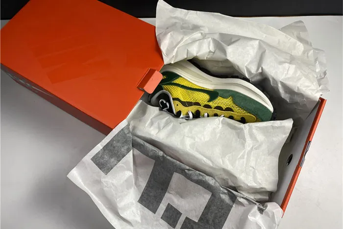 SACAI X NIKE VAPORWAFFLE TOUR YELLOW CV1363-700