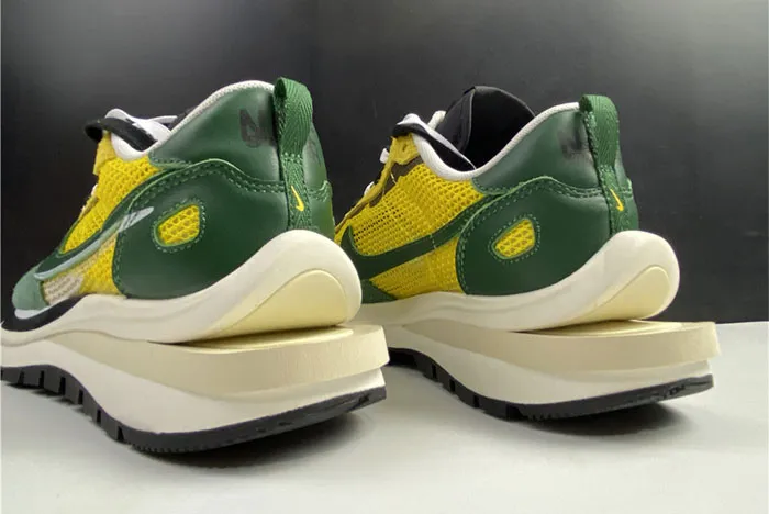 SACAI X NIKE VAPORWAFFLE TOUR YELLOW CV1363-700