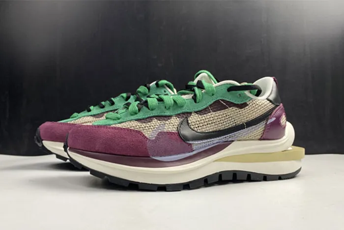 Sacai x Nike Vaporwaffle 