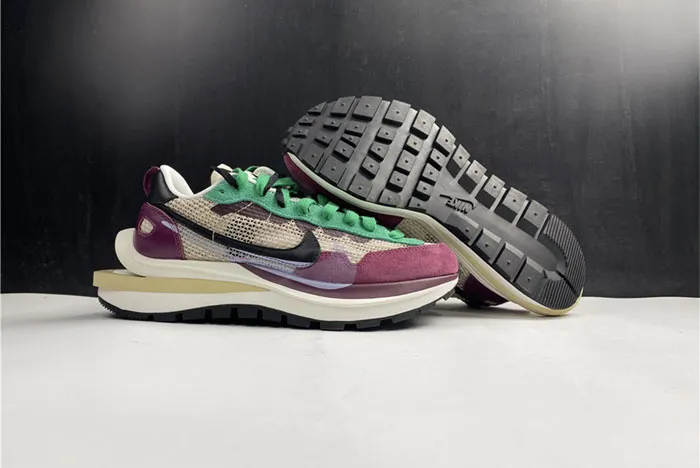 Sacai x Nike Vaporwaffle "Villain Red