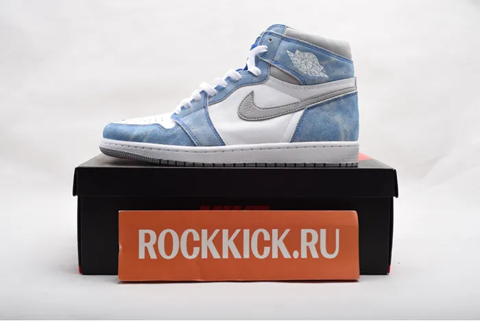 Air Jordan 1 High OG “Hyper Royal” 555088-402