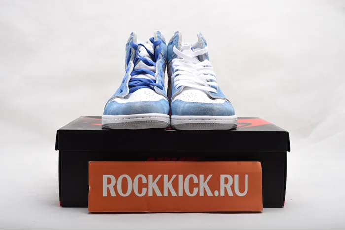 Air Jordan 1 High OG “Hyper Royal” 555088-402