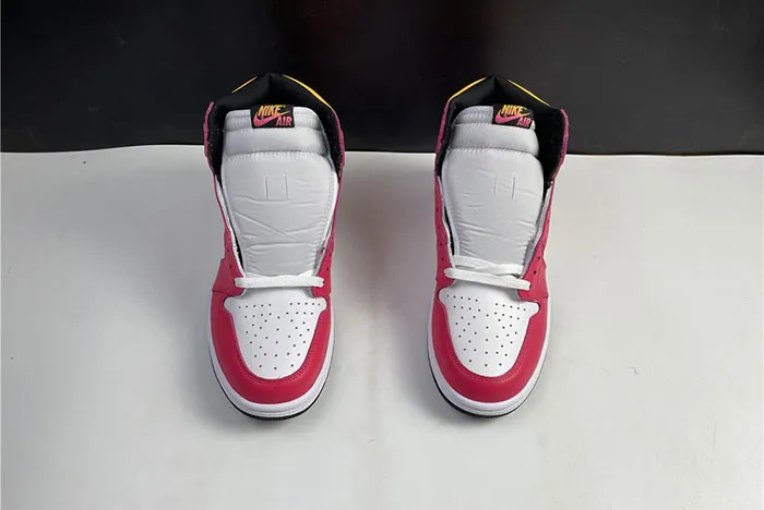 Air Jordan 1 High OG Light Fusion Red 555088-603