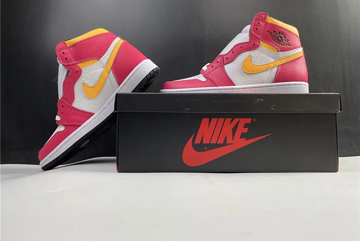 Air Jordan 1 High OG Light Fusion Red 555088-603