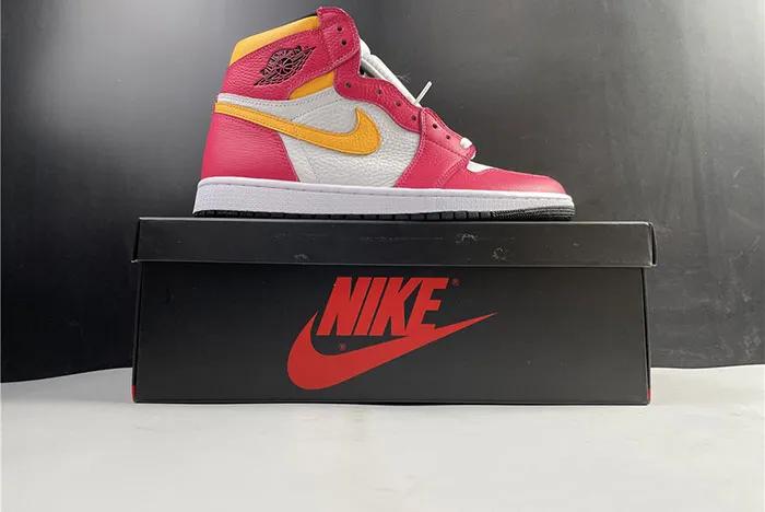 Air Jordan 1 High OG Light Fusion Red 555088-603