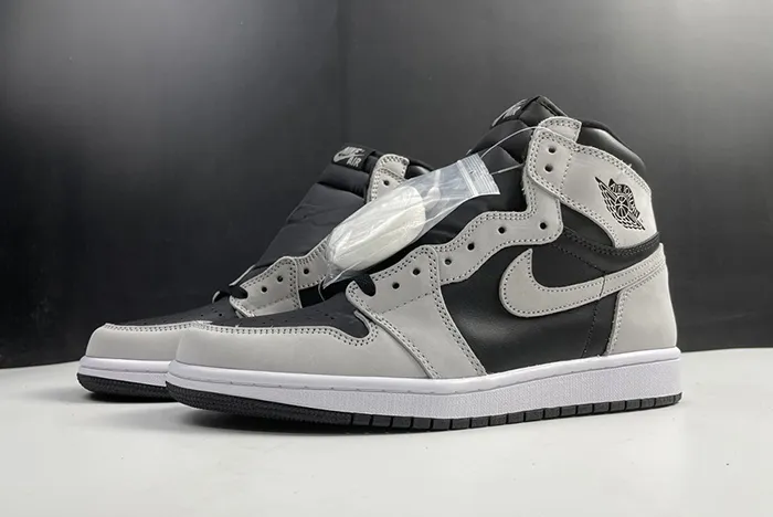 Jordan 1 Retro High Black White Light Smoke Grey 555088-035