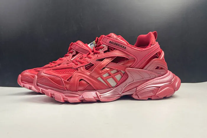 Ba*len*cia*ga triple whole red