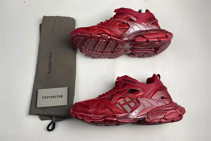 Ba*len*cia*ga triple whole red