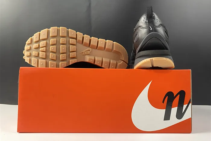 Nike Vaporwaffle Sacai Black Gum DD1875001