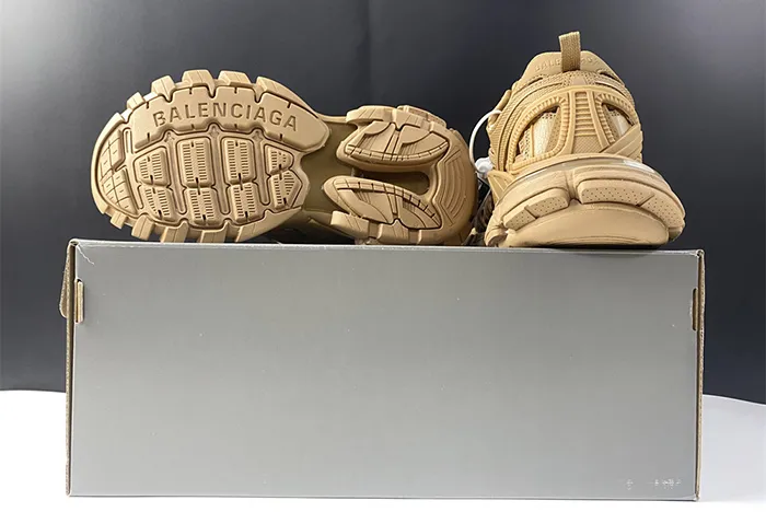 Ba*len*cia*ga track 568615 w3ag1 2706