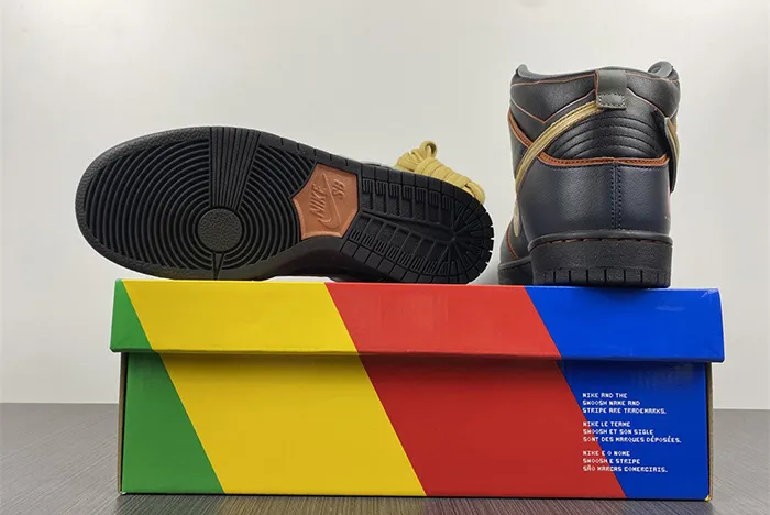 Nike SB Dunk High RX-0Unicorn Gundam 02 Banshee DH7717-400