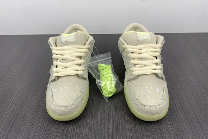 Nike SB Dunk Low Mummy DM0774-111