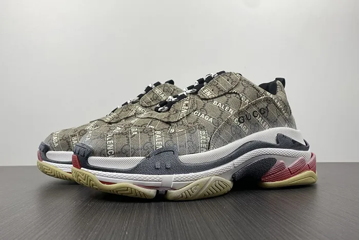 g*u*i x Ba*len*cia*ga “hacker project” triple s