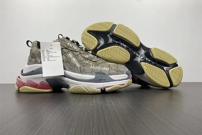 g*u*i x Ba*len*cia*ga “hacker project” triple s