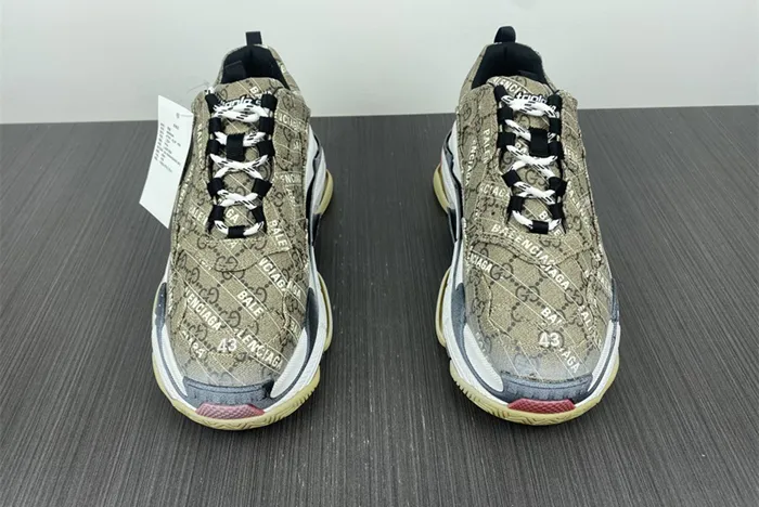 g*u*i x Ba*len*cia*ga “hacker project” triple s