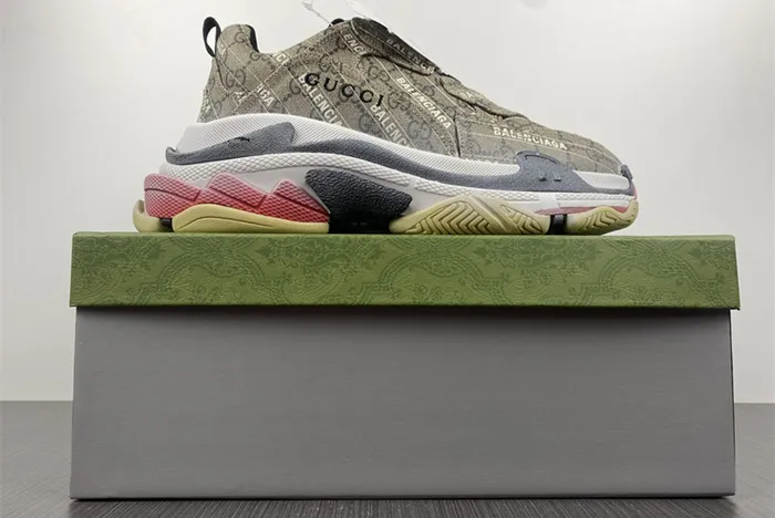 g*u*i x Ba*len*cia*ga “hacker project” triple s