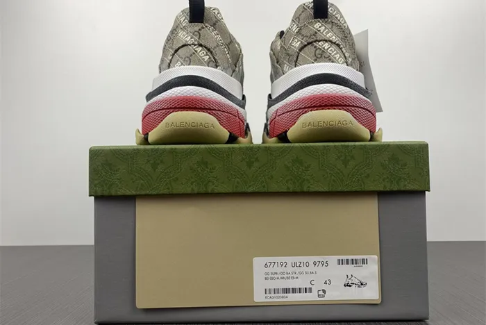 g*u*i x Ba*len*cia*ga “hacker project” triple s