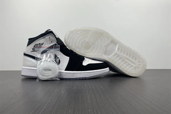 Air Jordan 1 Mid White Black Diamond DH6933-100