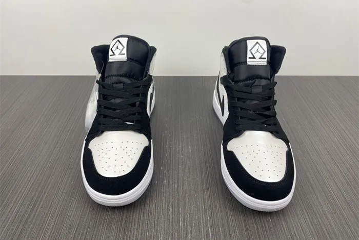Air Jordan 1 Mid White Black Diamond DH6933-100