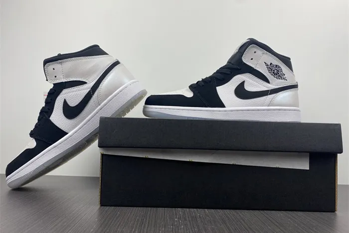Air Jordan 1 Mid White Black Diamond DH6933-100
