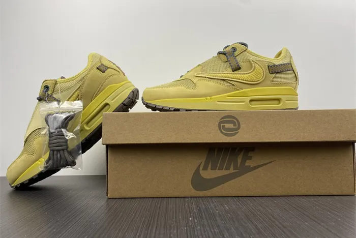 Travis Scott x Nike Air Max 1 Wheat DO9392-700