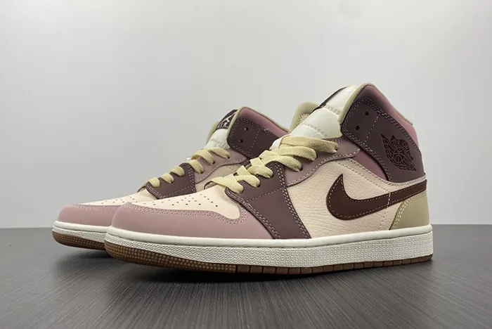 Air Jordan 1 Mid DO7440-821