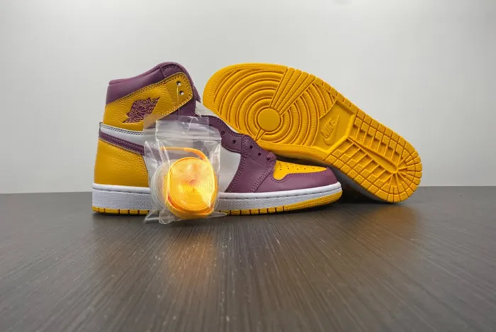 Air Jordan 1 High OG Brotherhood University Gold 555088-706