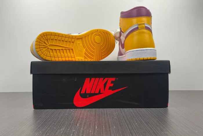 Air Jordan 1 High OG Brotherhood University Gold 555088-706