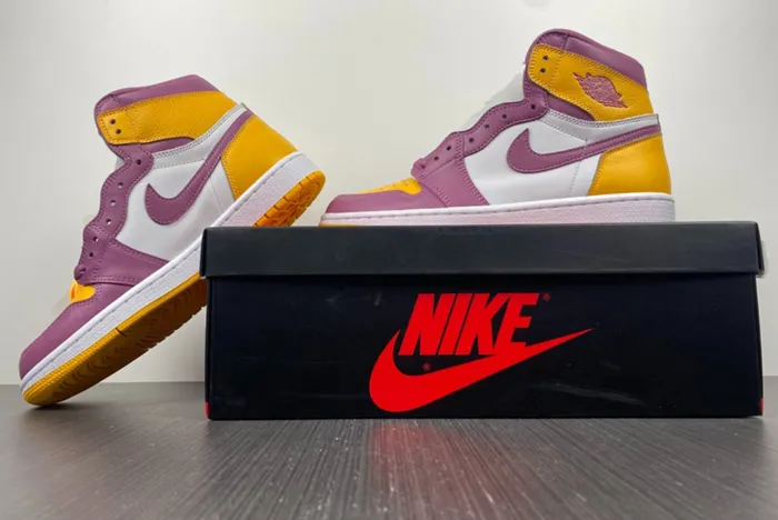 Air Jordan 1 High OG Brotherhood University Gold 555088-706